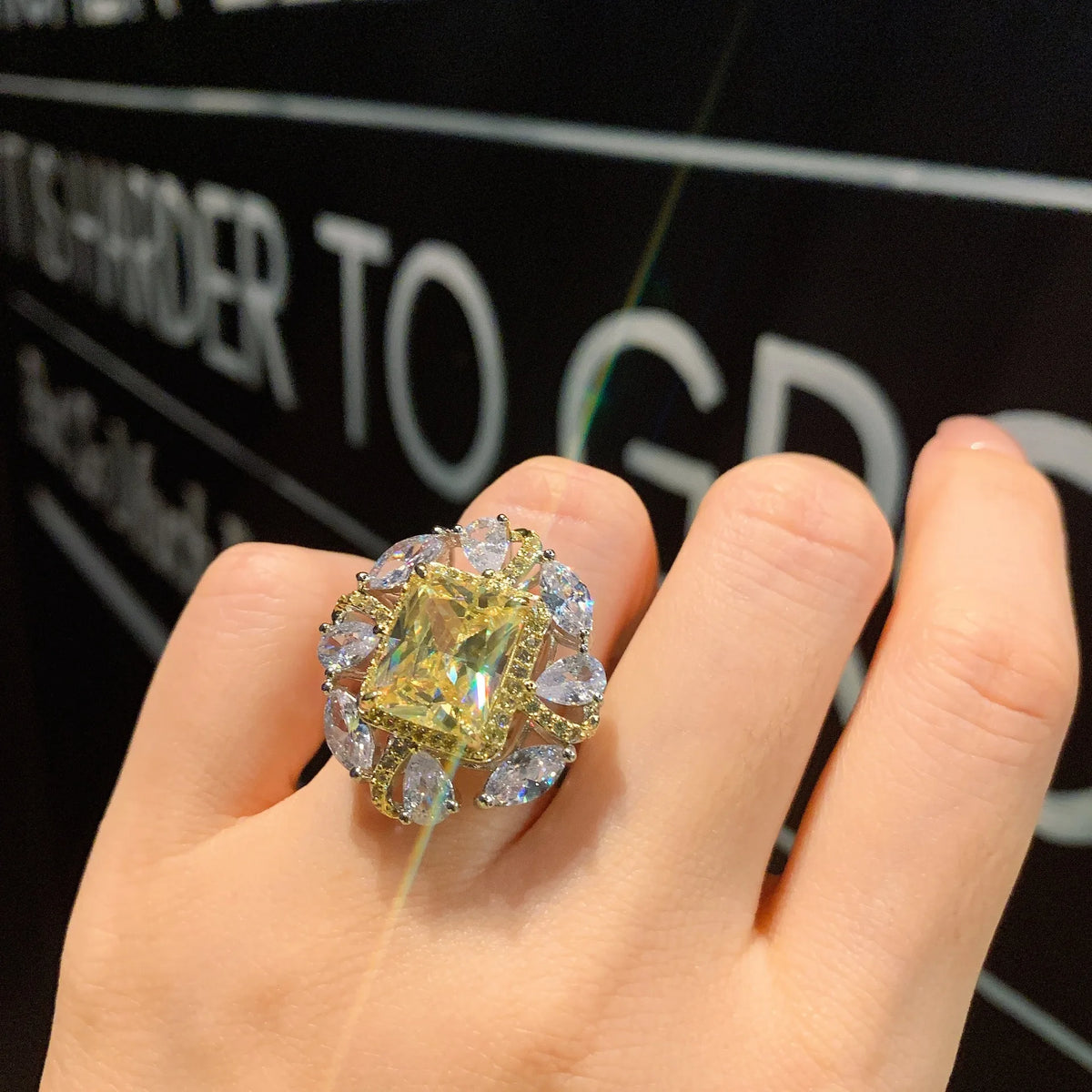 Gemfiori Korean Sunflower Yellow Premium Color Zircon Inlaid Flower Ring Pendant Fashion Set