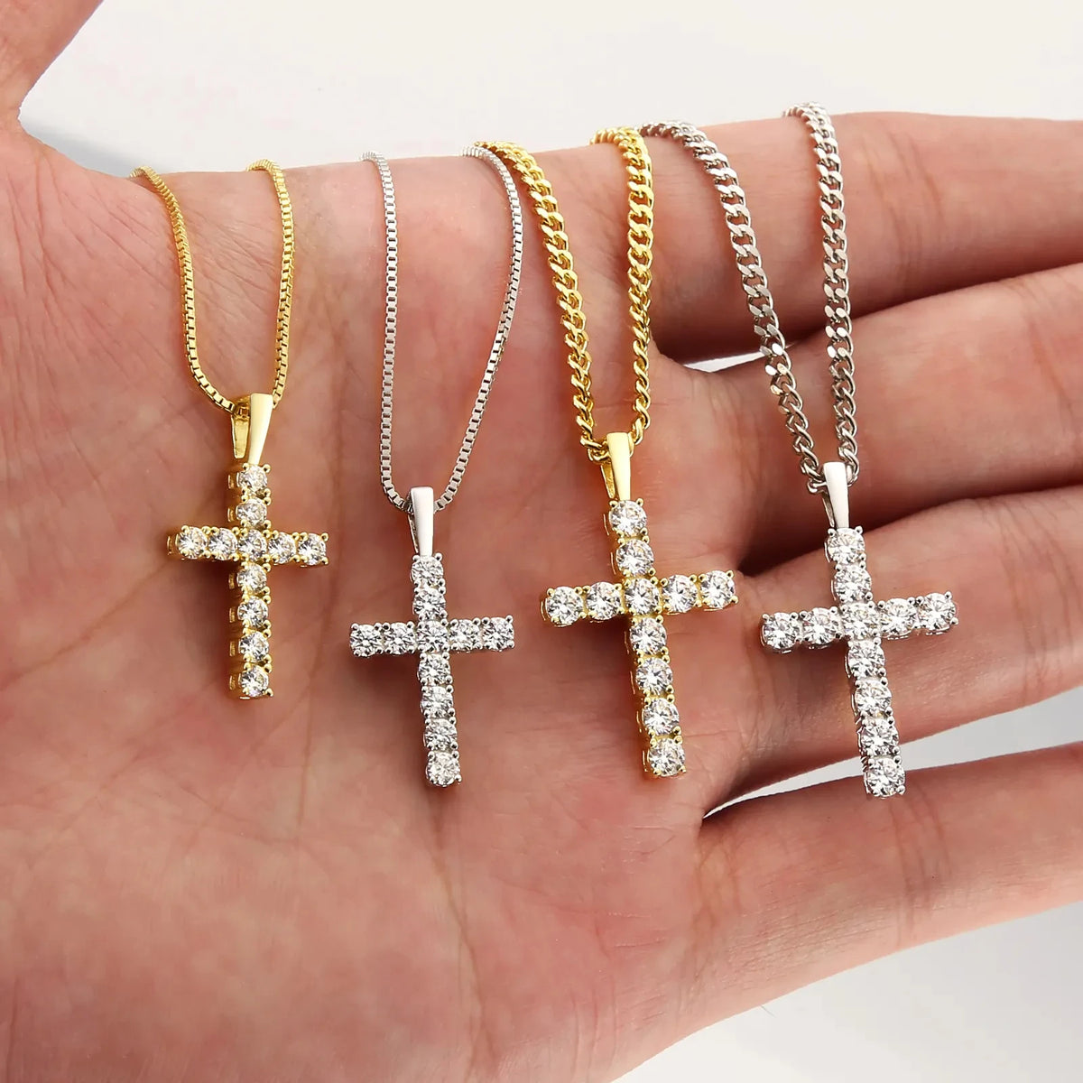 ArtistA 1.1ct Brilliant Excellent Cut Iced Out Diamond Necklace 925 Sterling Silver 2mm 20" Cuban Chain Moissanite Cross Pendant for Men