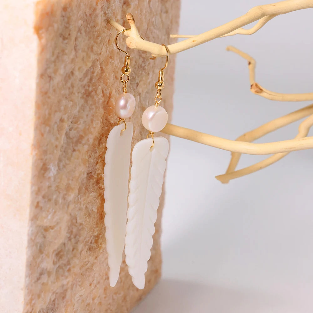 Natural Freshwater Pearl Shell Leaf Earrings Korean Style Women Luxury Jewelry Fashion Ladies and Girls Gift GE1534