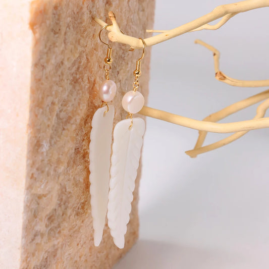 Natural Freshwater Pearl Shell Leaf Earrings Korean Style Women Luxury Jewelry Fashion Ladies and Girls Gift GE1534