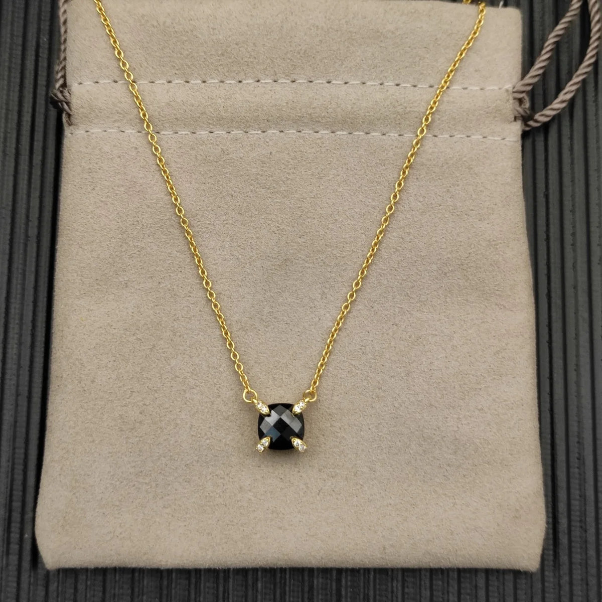 DY High-Quality Silver-Plated 8mm Four-Prong Diamond Necklace. Gold-Plated 8mm Colored Gemstone Necklace. Wholesale Jewelry.
