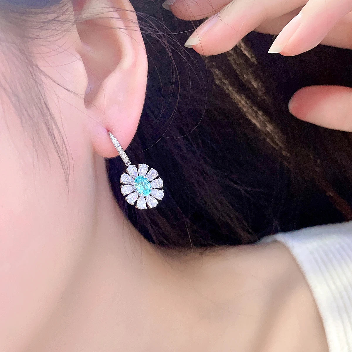 ArtistA Luxury Style Halo Oval Cut Flower Shape S925 Sterling Silver Jewelry Paraiba Gemstone Dangle Earring