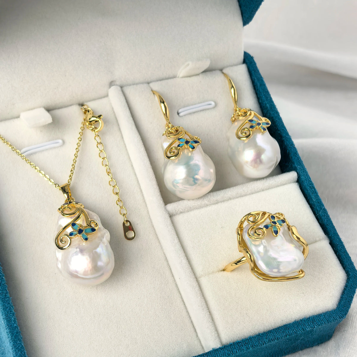 S&S Baroque Pearl Butterfly Jewellery Set – 14K Gold Filled – Necklace, Earrings & Ring – Collection