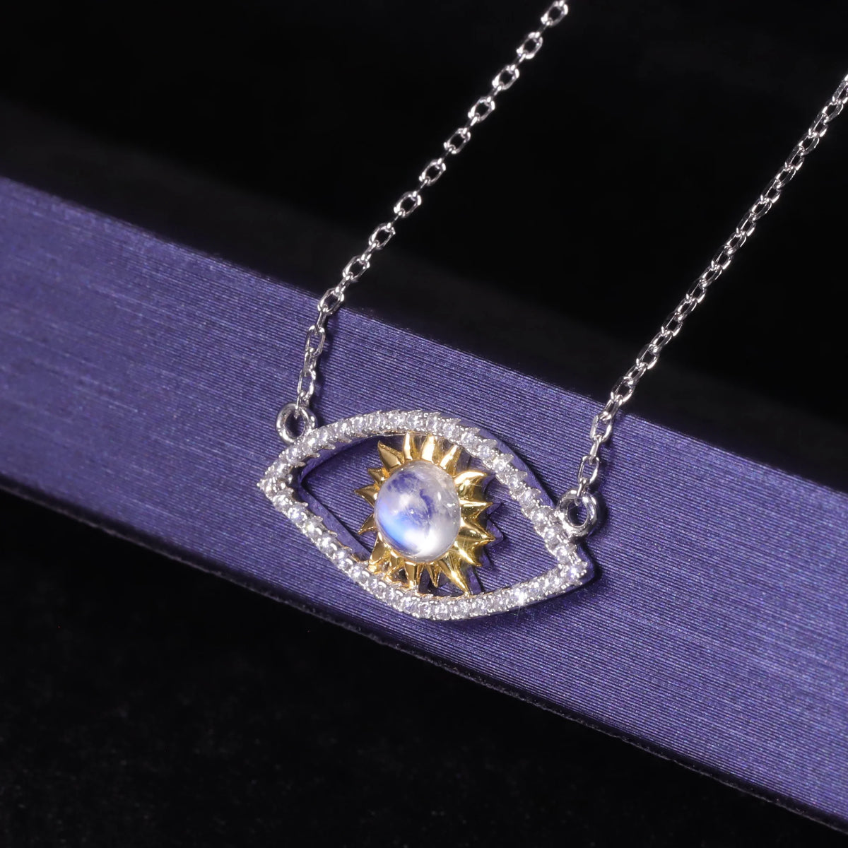 ArtistA C8181 Abiding Fashion Fine Jewelry White Cubic Zirconia Devil Eye 925 Sterling Silver Necklace with Natural Moonstone
