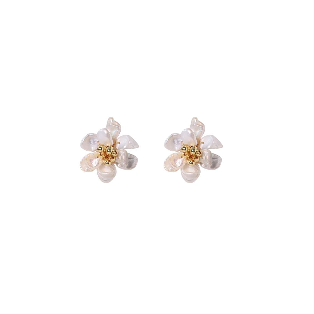 Natural Freshwater Baroque Pearl Flower Earrings Korean Style Women Luxury Jewelry Fashion Ladies and Girls Gift GE1530