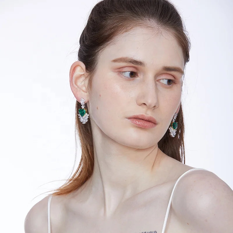 Brass Green Necklace Earrings Heart-shaped Green Zircon Jewelry Set Engagement Jewelry Simple and Fashionable