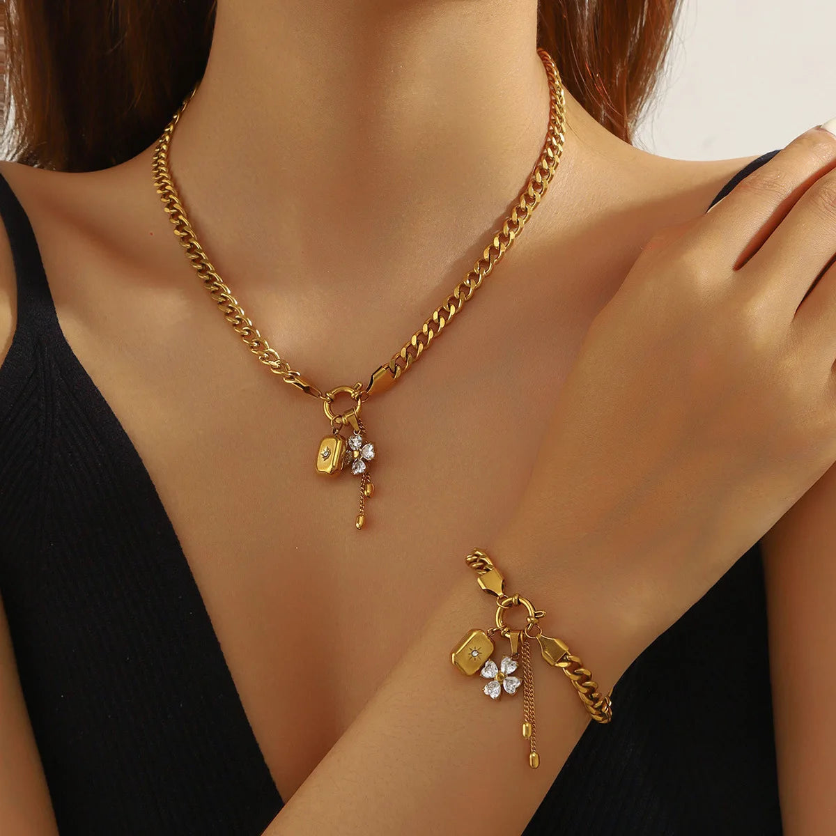 Hot Sell Fashion Stainless Steel Gold Flower Pendant Necklace and Bracelet Set Women Gold Jewelry Set