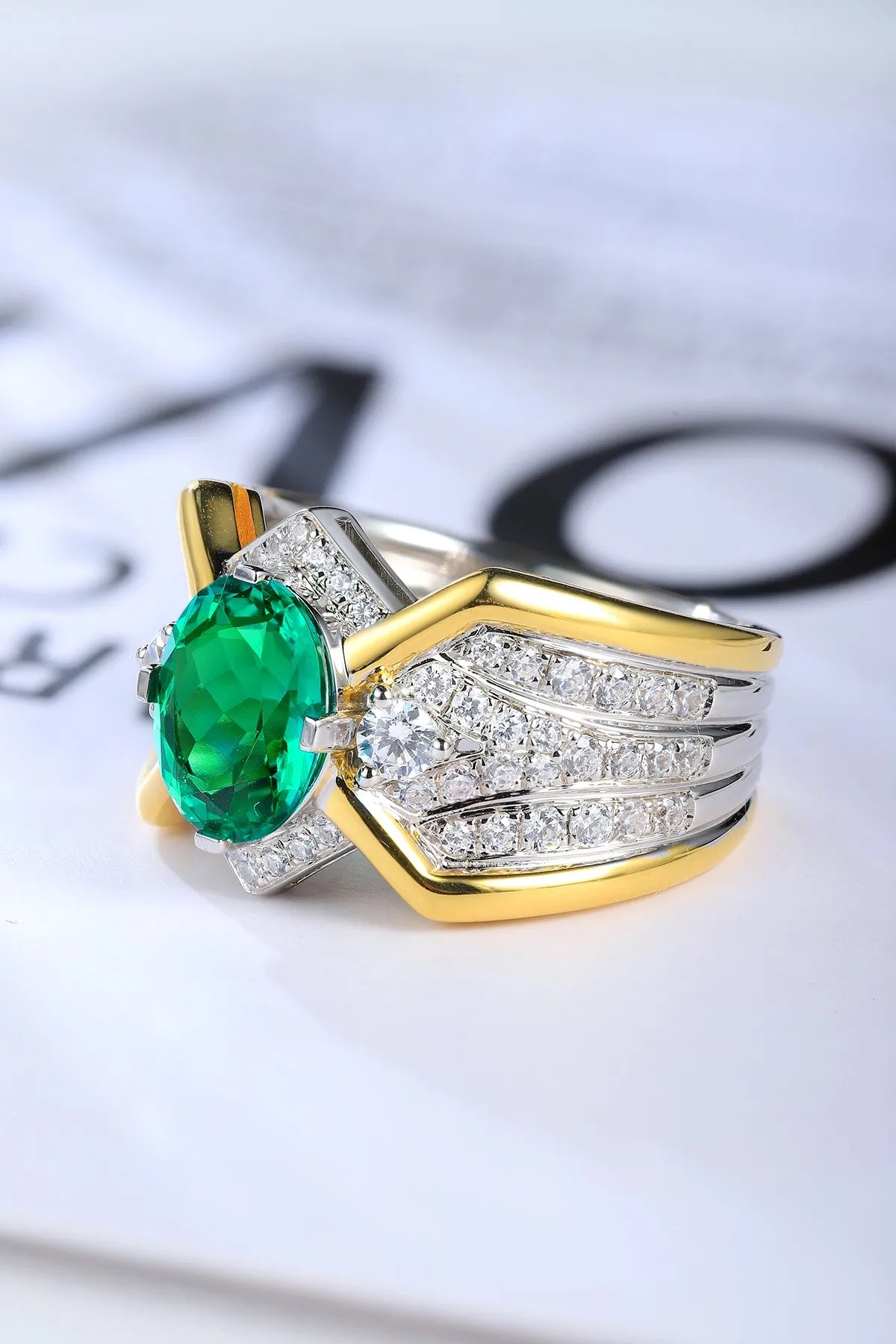 Gemfiori Jewelry Trendy High Quality S925 Silver Cultivated Emerald Ring Unisex Engagement Ring for Wedding Party or Gift
