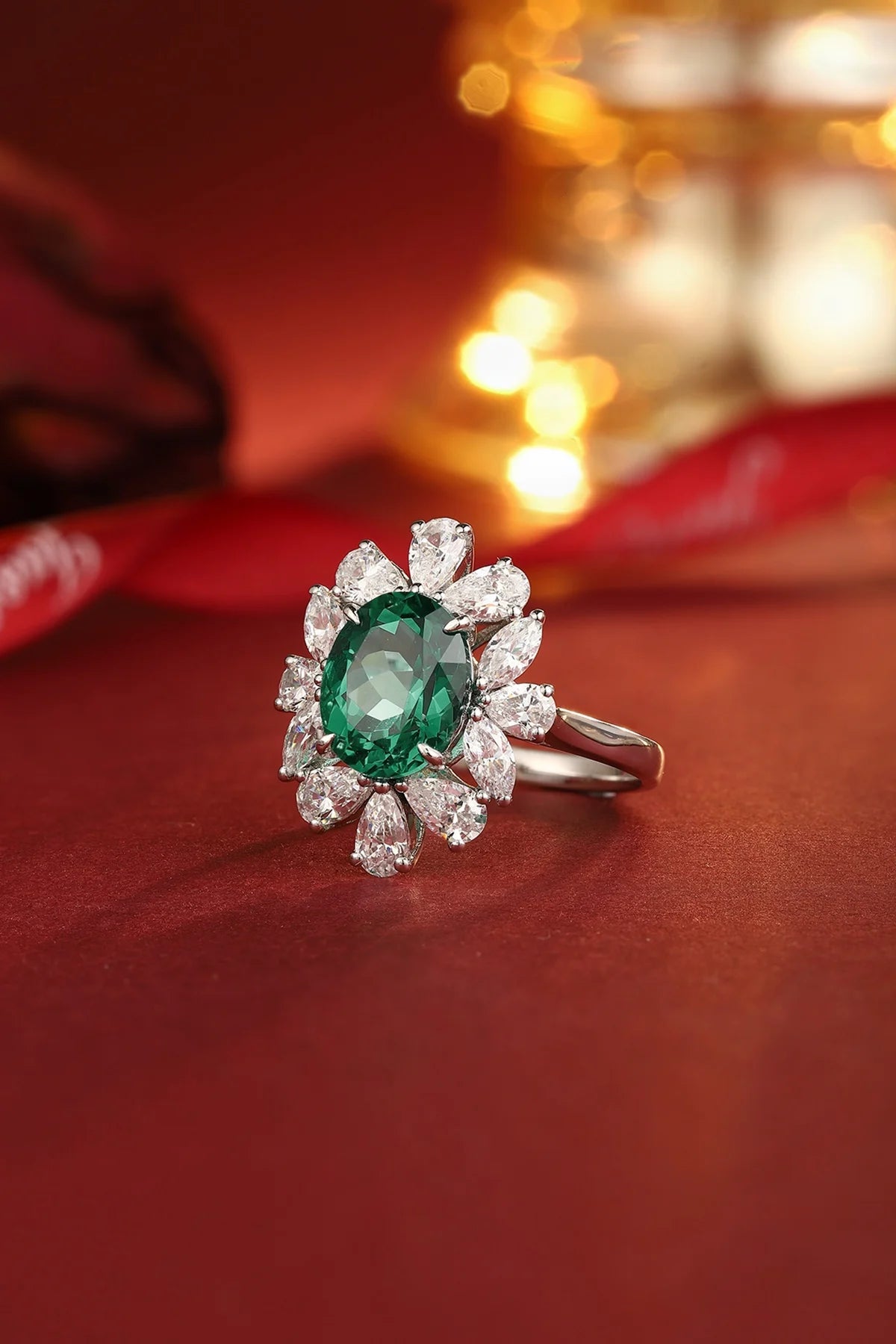Gemfiori Jewelry Trendy High Quality S925 Silver Cultivated Emerald Ring Unisex Engagement Ring for Wedding Party or Gift