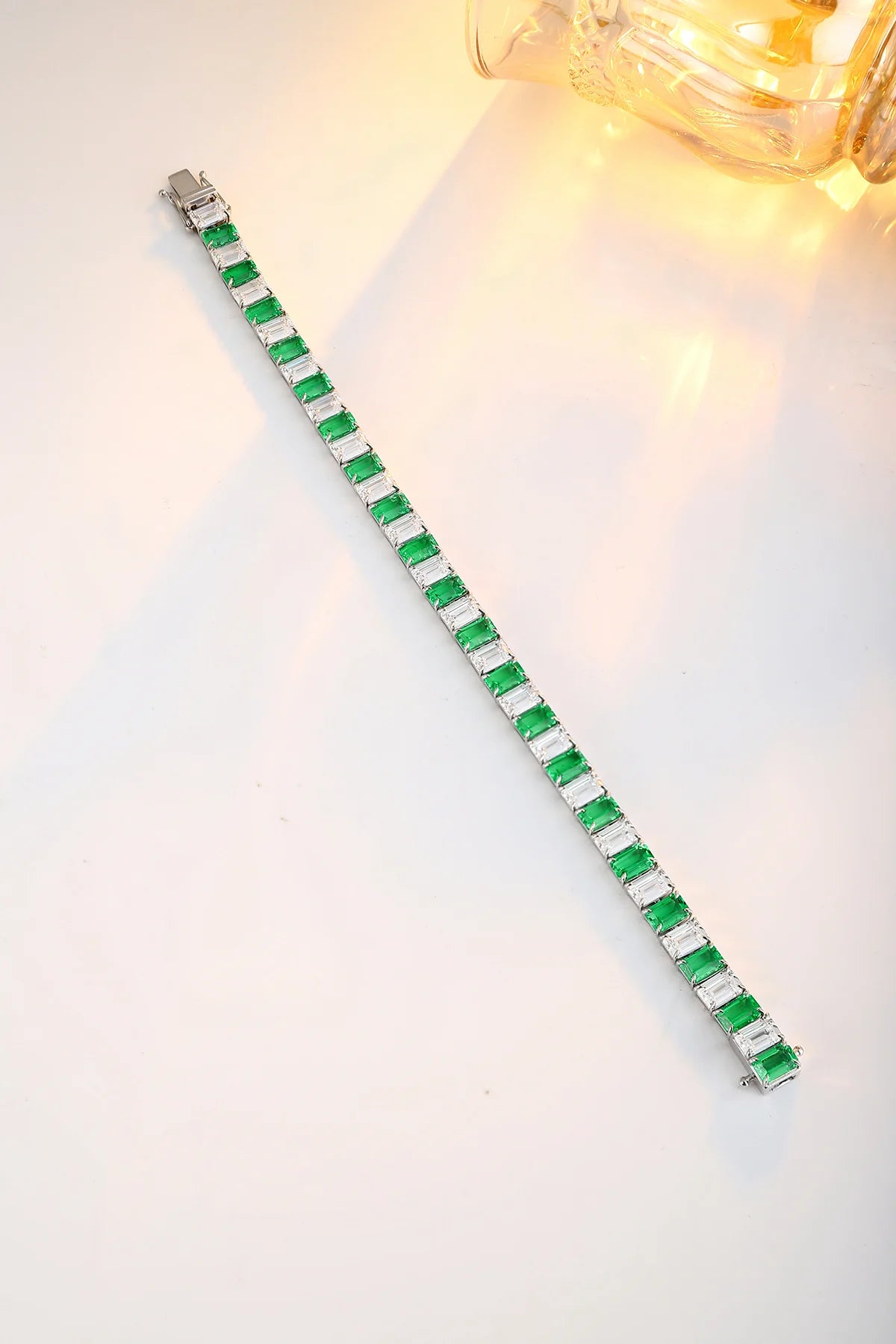 ArtistA Vintage Charm Sterling 925 Silver Rhodium Plated Lab Grown Emerald Bracelet for Women Wedding Party 18cm