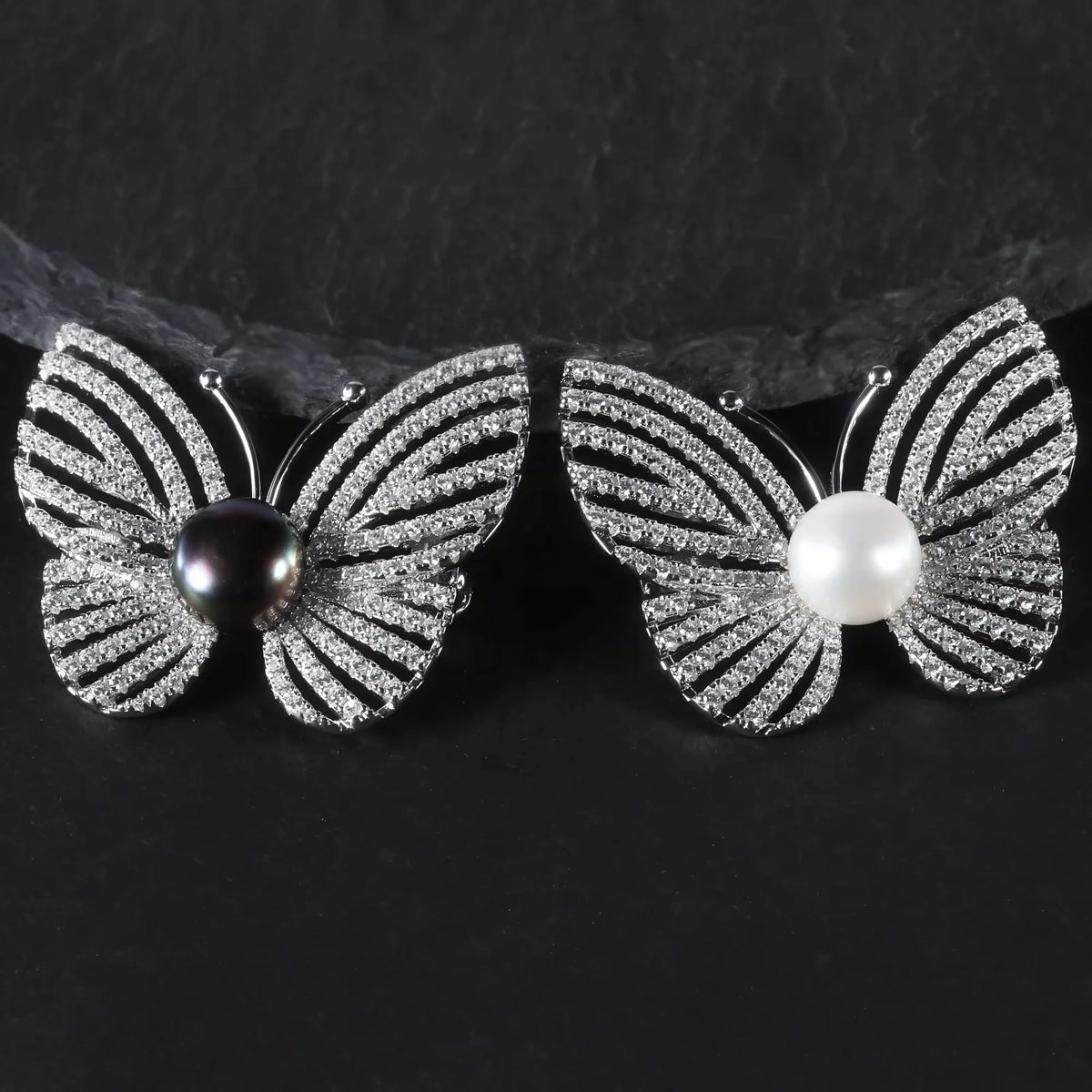 ArtistA F9895BH Abiding Custom Exquisite Elegant Insect Butterfly 925 Silver 10mm Freshwater Pearl Brooches Pins for Graduation Gift