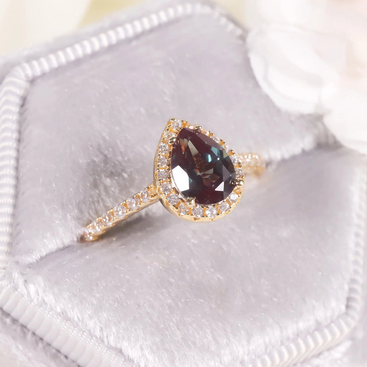 ArtistA KH076 Abiding Factory 925 Silver Jewelry Pear Cut 6X8MM Alexandrite White Cz Halo Half Eternity Ring