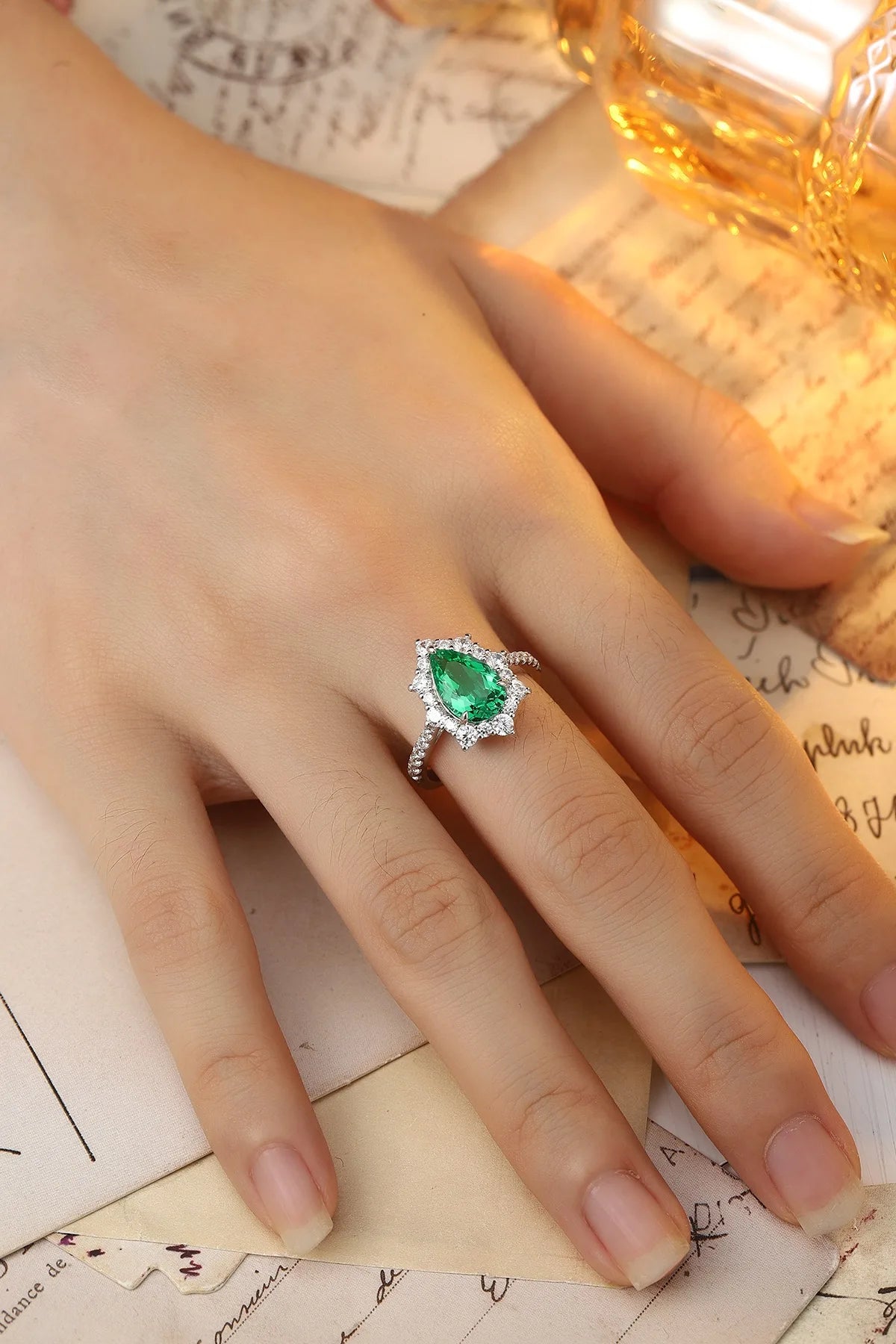Gemfiori Luxury Lab Grown Pear Cutting Emerald S925 Silver Ring Custom Made Ring with Excellent Price