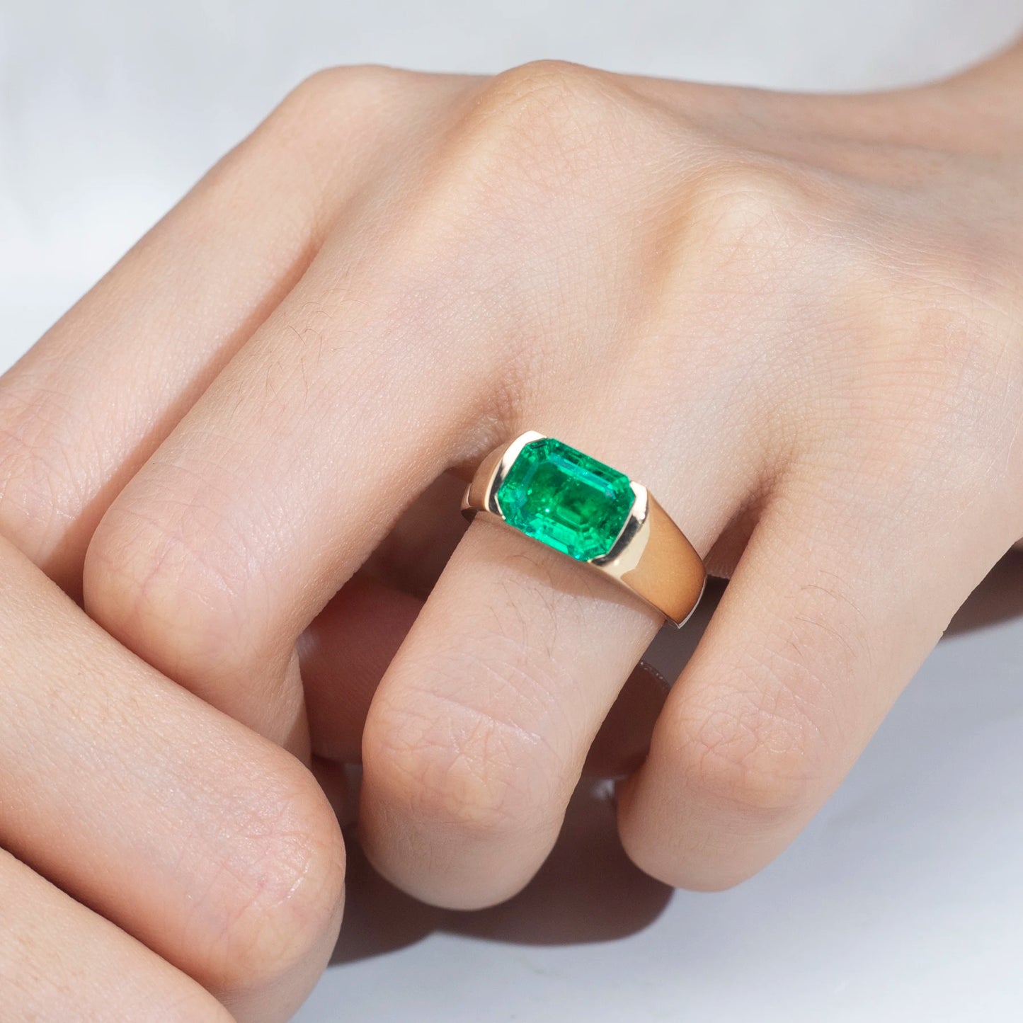 Messi Customized Jewelry MSR-1233 18K 2.2CT Lab Created Emerald Ring