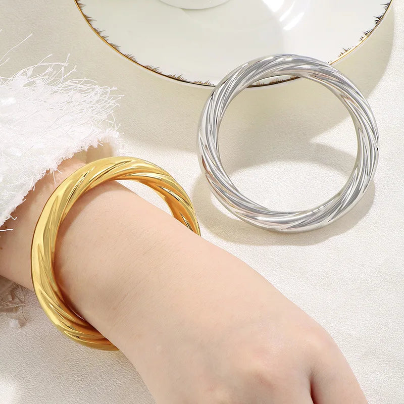 REBEL Retro Popular 10mm Stainless Steel Charm Bracelet Spiral Pattern 18K Gold-Plated Bangles Fashion Personality Jewelry