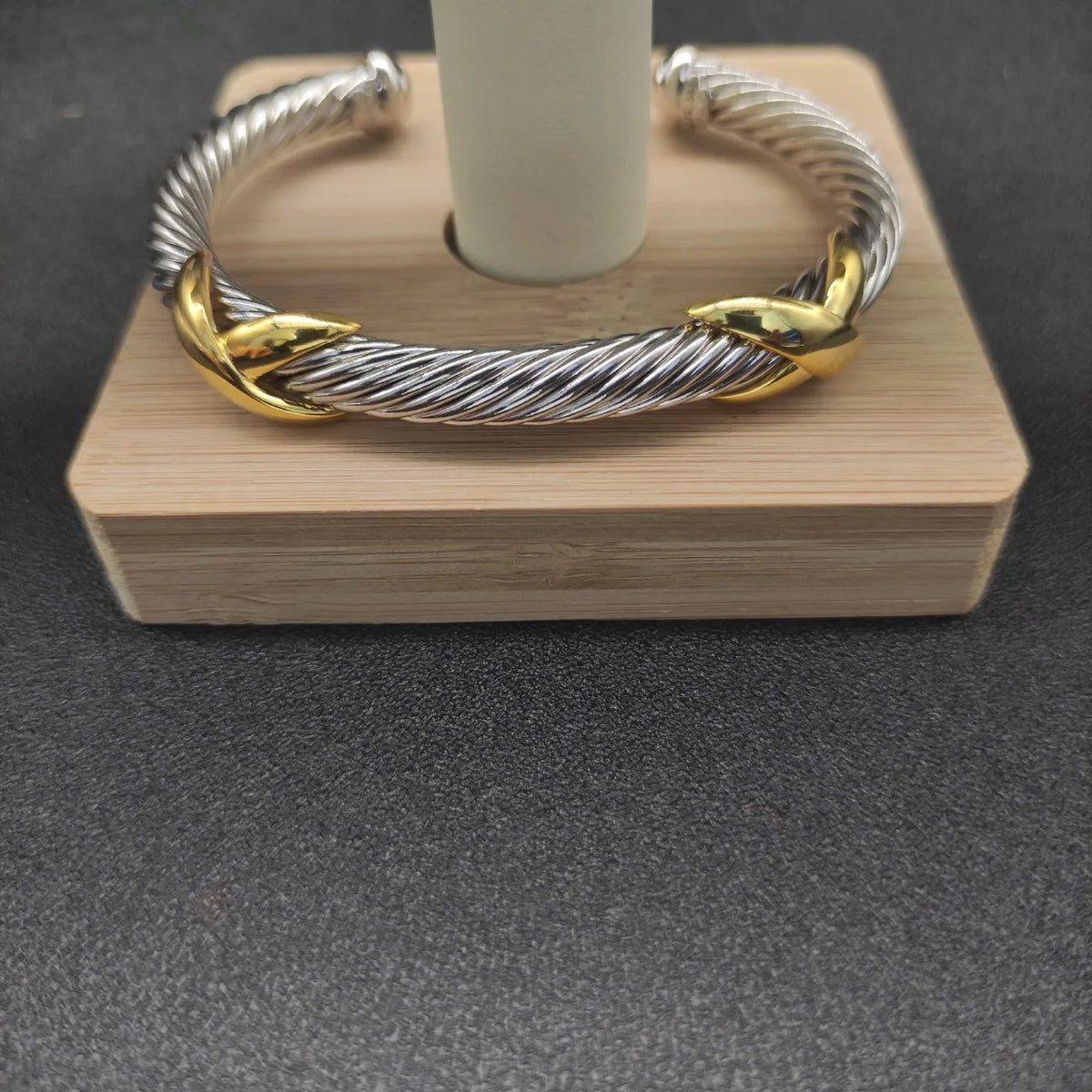 FASHIONISTA DY High-Quality Silver X Bracelet, Luxurious Unisex Gold XX Classic Bracelet, Jewelry