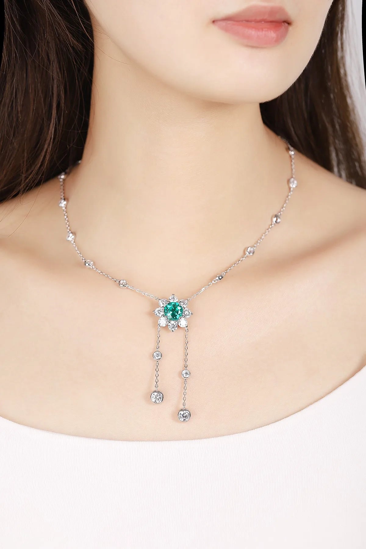 Gemfiori Anster 925 Sterling Silver High-quality Cultivated Emerald Necklace - Suitable for Parties or As a Gift