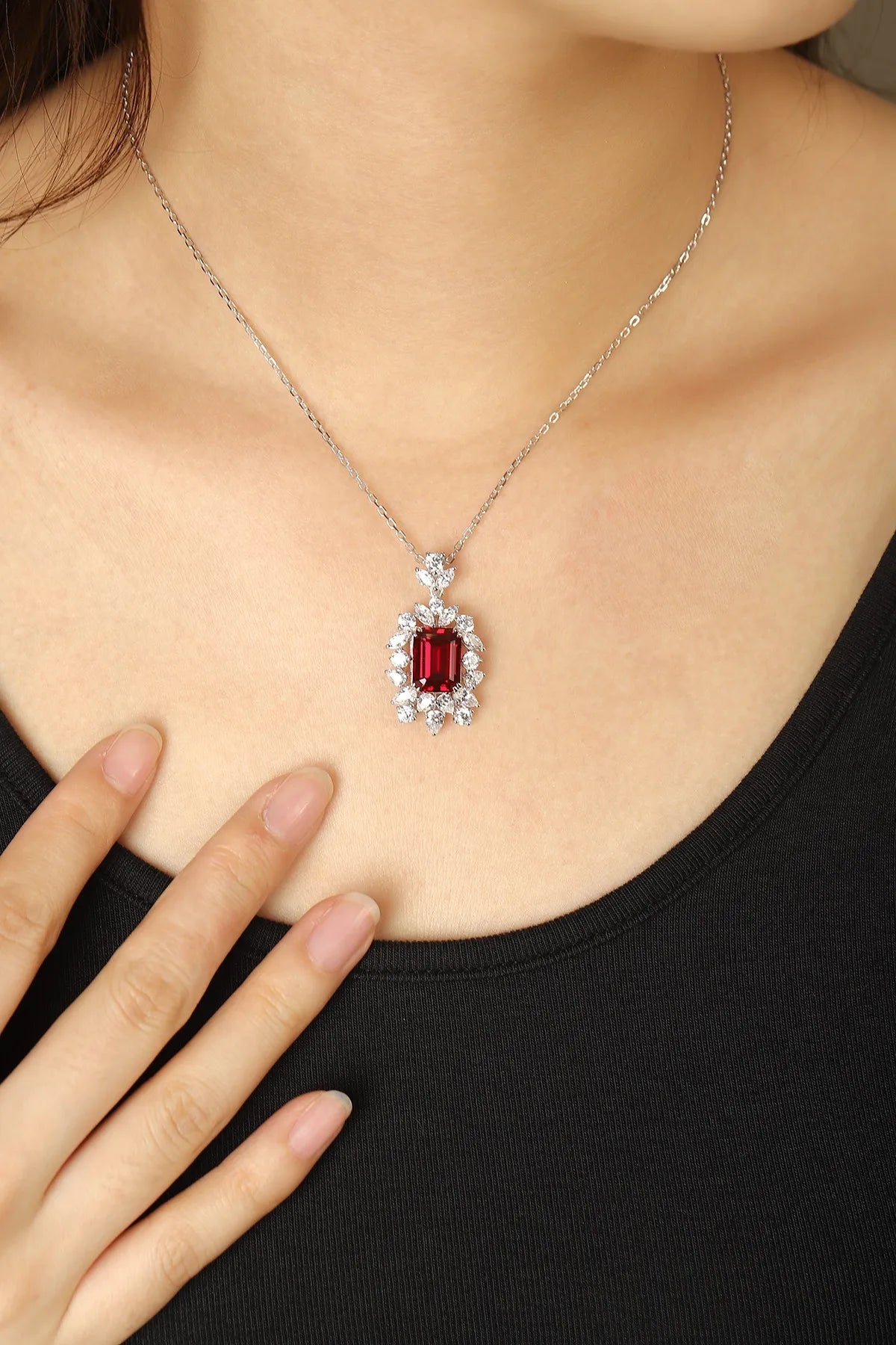 Gemfiori Anster 925 Sterling Silver High-quality Cultivated Ruby Necklace - Suitable for Parties or As a Gift