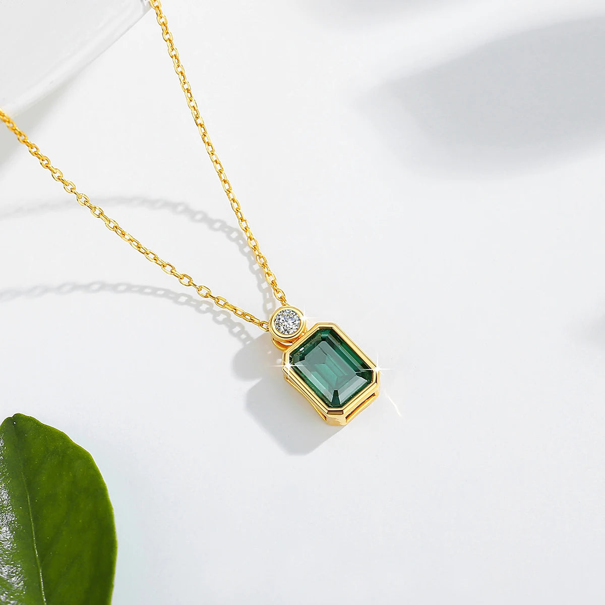 Gioiellieri Luxury Fine Jewelry Woman Engagement New Year Gift 2 Carat 3 Carat Emerald Moissanite Pendant 14K Gold AU585
