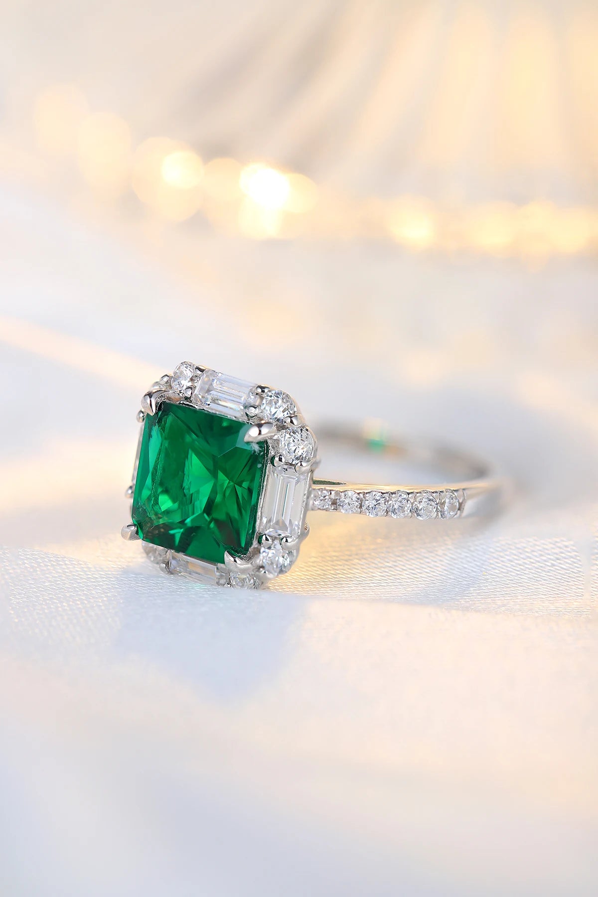 Gemfiori Hot Selling Lab Grown Emerald Gemstone Hydrothermal Columbian Emerald Woman Ring 925 Sterling Silverg