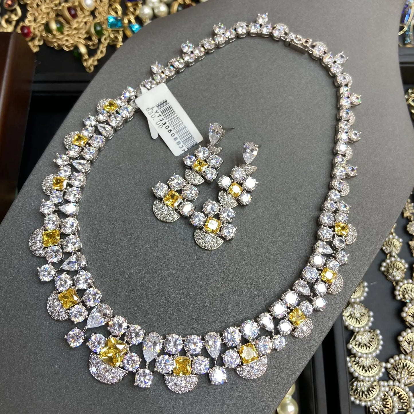 Elegant Jewellery Set in the Latest Style Complete Set Allured Yellow Zirconia Stones Available with Paired Earrings