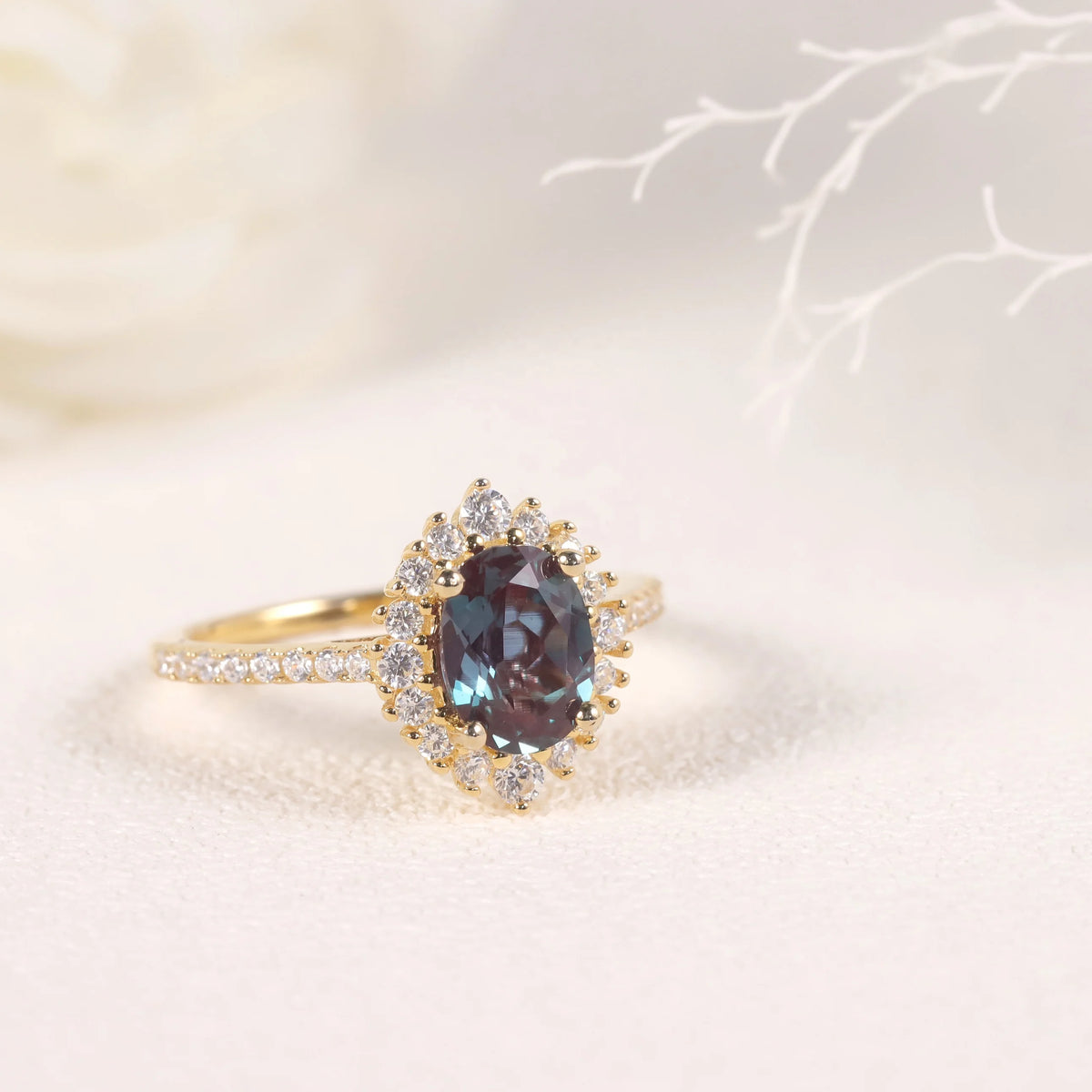 Gemfiori OL0923 Abiding Delicate Exquisite White Cz Halo Oval Cut 6x8MM Lab Grown Alexandrite 925 Sterling Silver Fine Jewelry Ring