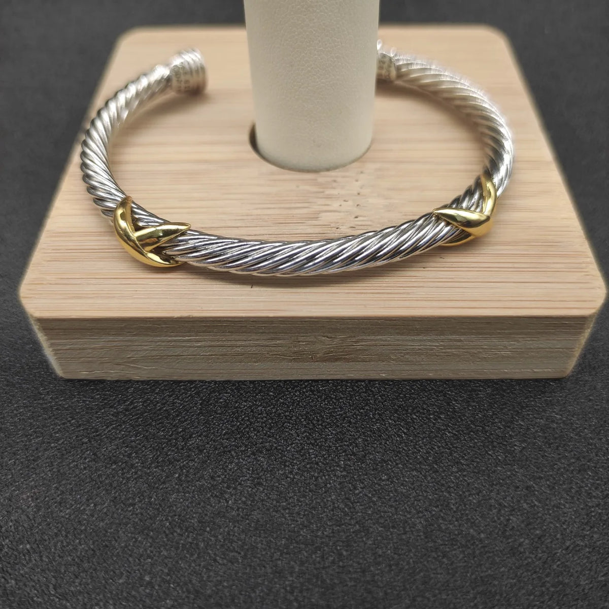 FASHIONISTA DY High-Quality Silver X Bracelet, Luxurious Unisex Gold XX Classic Bracelet, Jewelry