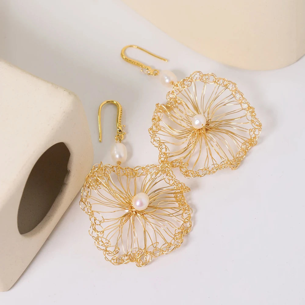 Natural Freshwater Pearl Gold Thread Lotus Leaf Earrings Korean Style Women Luxury Jewelry Fashion Ladies and Girls Gift GE1526