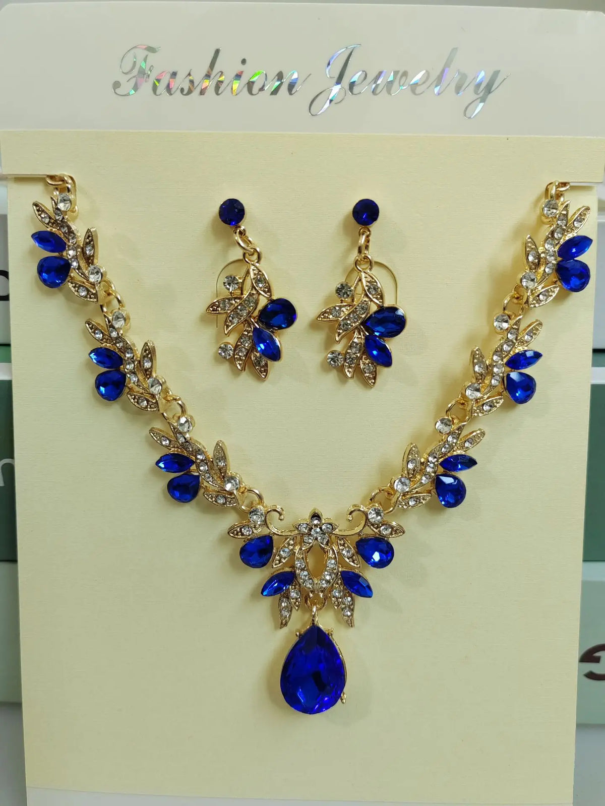 REDheart Vintagely Bride's Necklace Earrings Set Hot Crystal Wedding Banquet Dress Accessories for Parties Engagements Anniversaries
