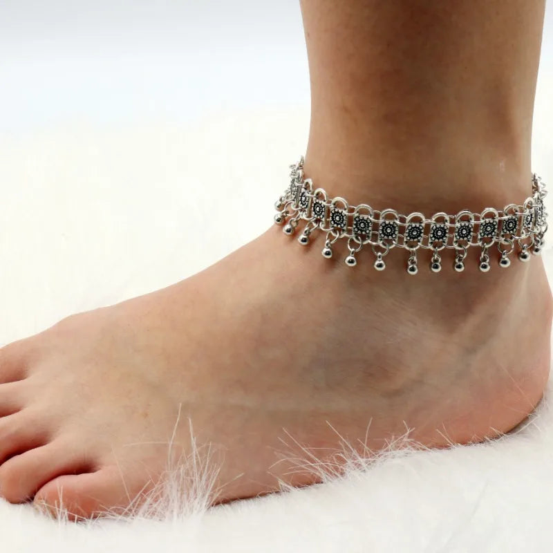 New Fashion Ethnic Style Anklet Pendants Luxury Hollowed Out Carved Beaded Anklets Women'S Retro Exaggerated Alloy Jewelry