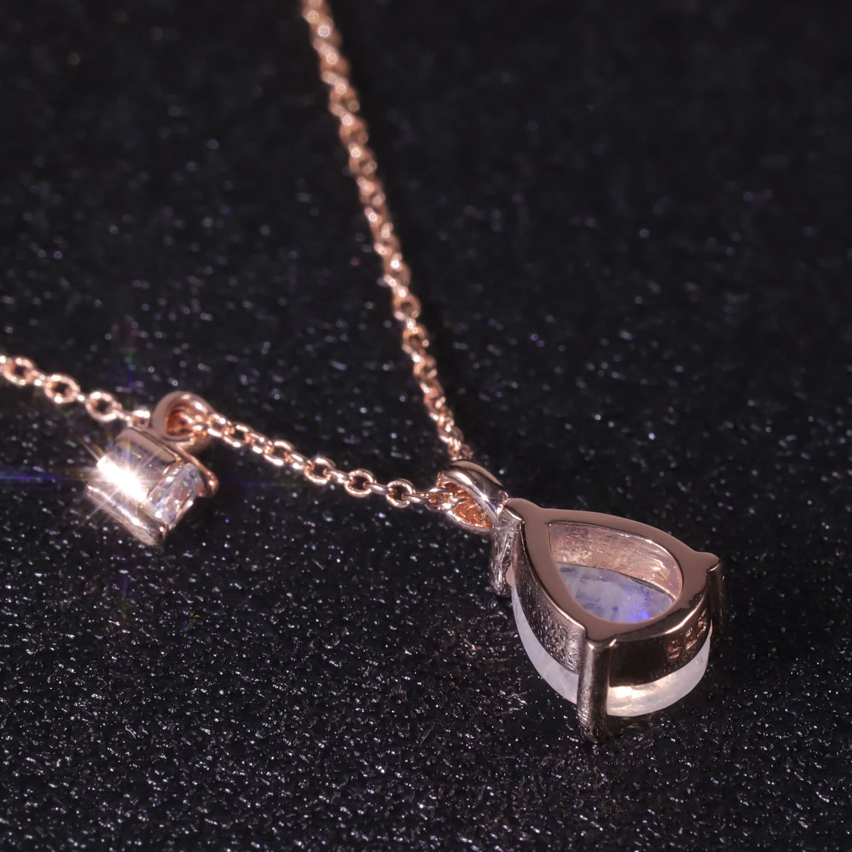 ArtistA OL0128 Abiding Rose Gold Plated Teardrop Natural Moonstone 925 Sterling Silver Charm Pendant Necklace