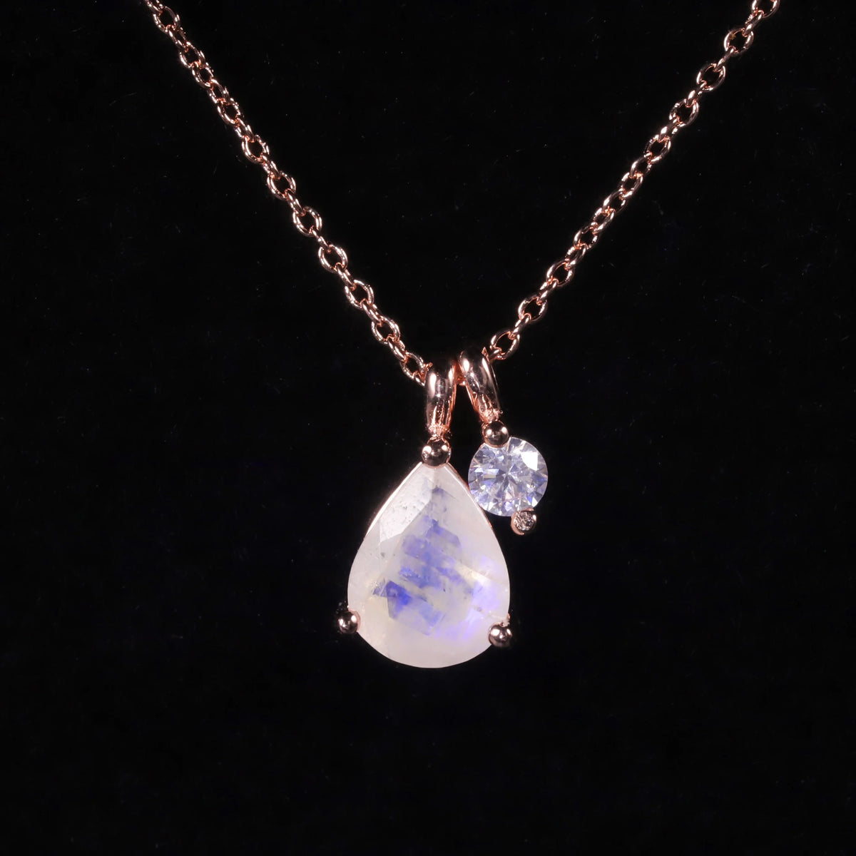 ArtistA OL0128 Abiding Rose Gold Plated Teardrop Natural Moonstone 925 Sterling Silver Charm Pendant Necklace