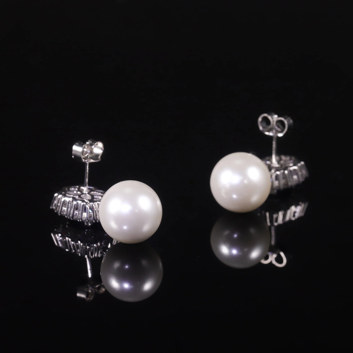Gemfiori AE250 Abiding Luxury Tanzanite Blue Cubic Zirconia Cz Halo & Round 12MM Imitation Pearl S925 Silver Elegant Drop Stud Earrings