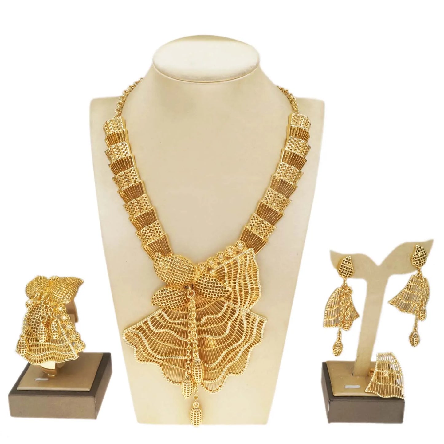 Zhuerrui Exquisite Accessories Good Jewelry Sets Fashion Silver Necklace Jewelry Set High-end Woman Costume Pendant H00745