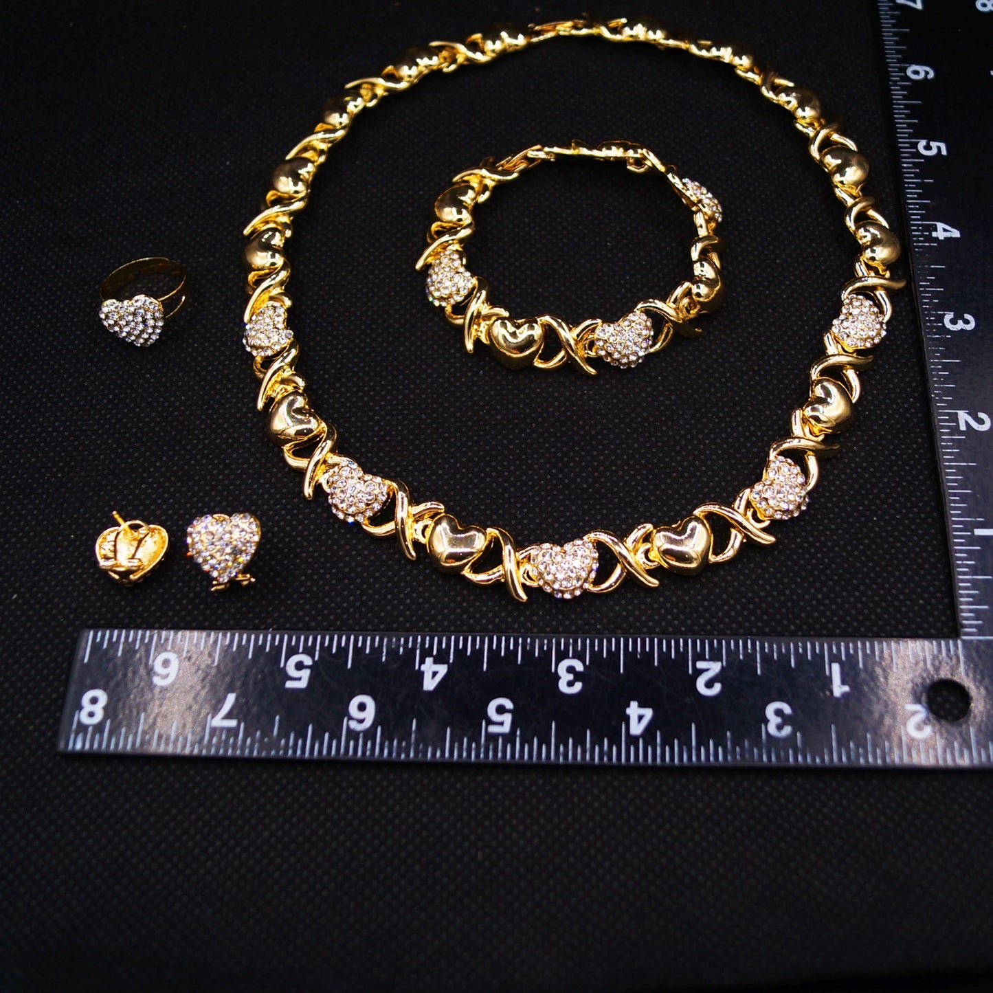 Zhuerrui's New Fashion Dating Jewelry Set of Four Pieces, High-end Gold-plated and Diamond-encrusted Heart, Vibrant and Elegant