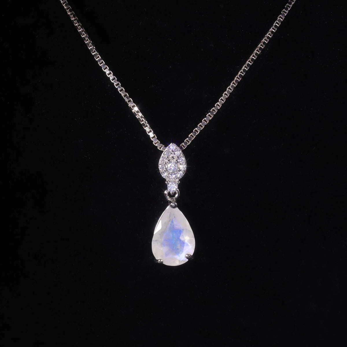 ArtistA OL0872 Abiding Cubic Zirconia Teardrop 6x9MM Real Moonstone Gemstone Sterling Silver 925 Pendant Necklace