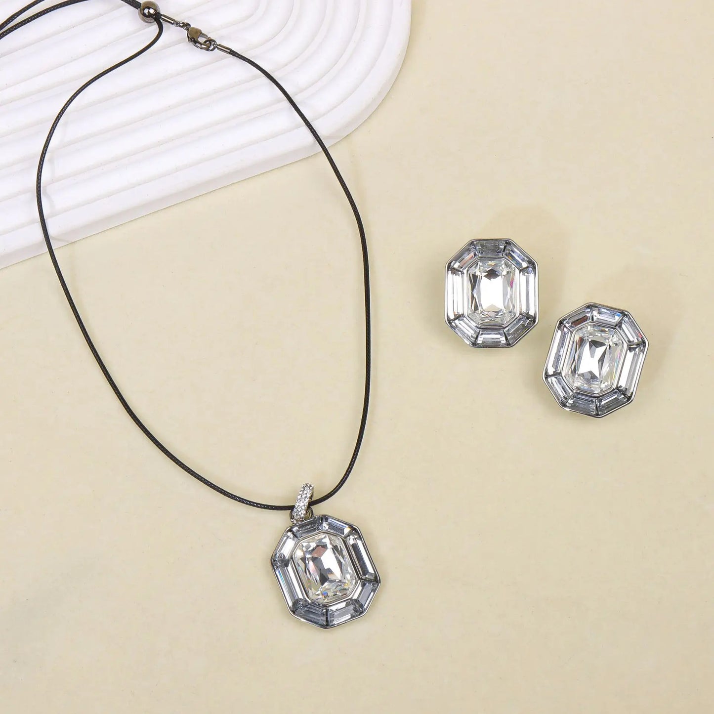 Bestselling High Quality Big White Pink Cubic Zirconia Pendant Necklace Earring Jewelry Sets Manufacturer