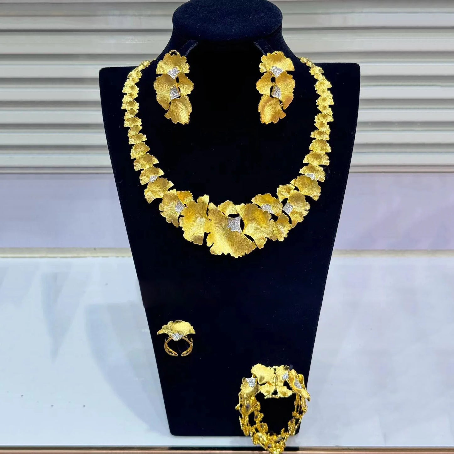 Zhuerrui Luxury Cubic Zirconia Jewelry Set American Diamond Flowers Jewelry Sets Necklace Bracelet Earrings Ring Jewellery Set