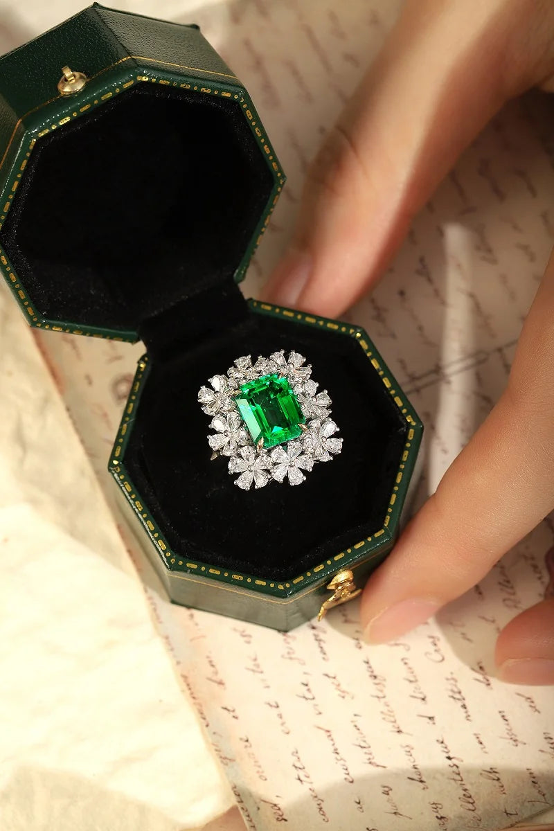 Gemfiori Custom Jewelry Ring 18k Gold Ring with Lab Grown Emerald and CVD Diamond from Shenzhen Gemfiori Wuzhou Gems