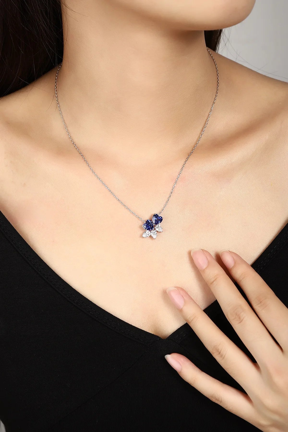 Gemfiori Anster 925 Sterling Silver High-quality Cultivation Lab Grown Sappire Necklace - Suitable for Parties or As a Gift