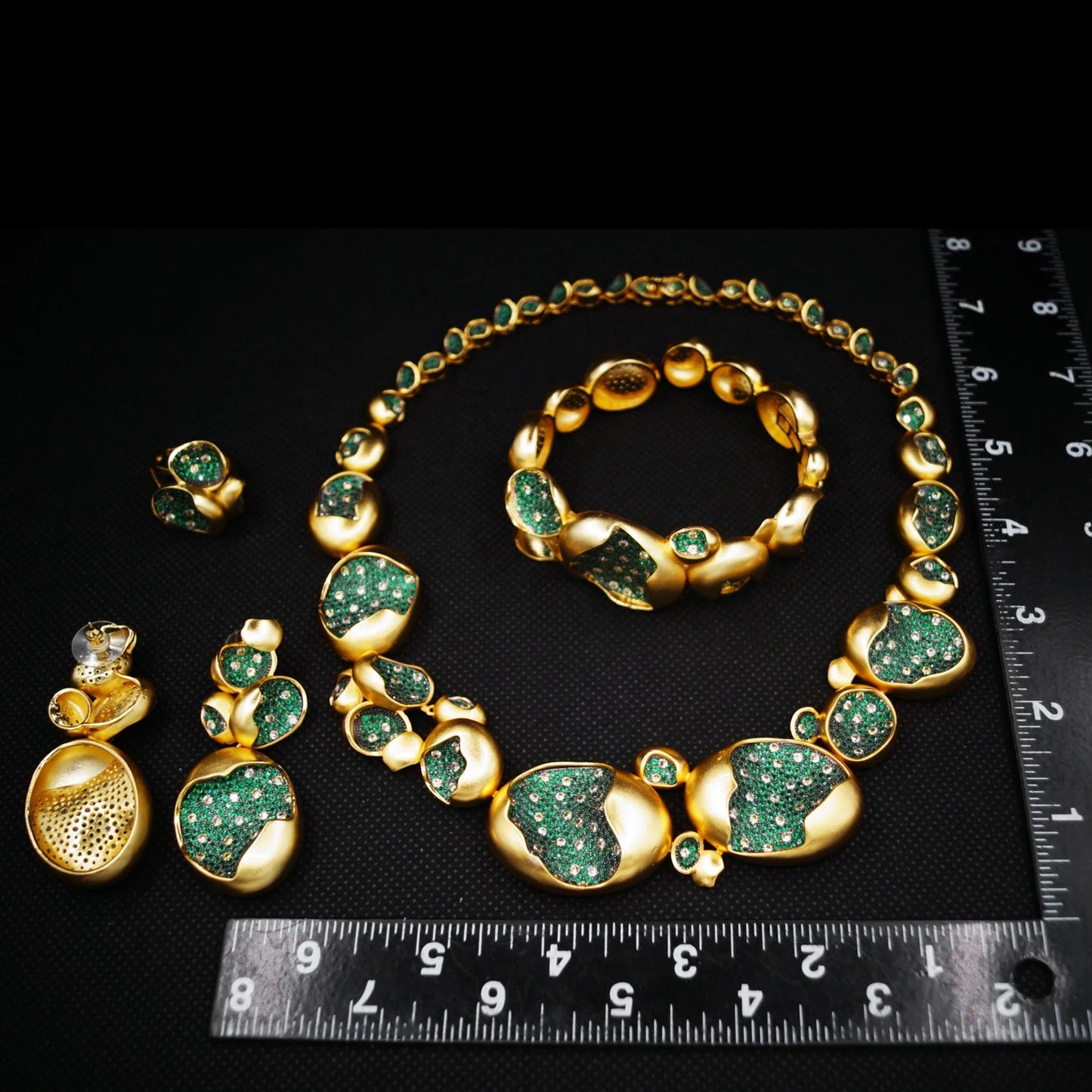Zhuerrui Hot Selling 24K Gold Jewelry Set Exquisite Green Diamond Beads Jewelry Sets Favors Women's Costume Pendant HZ23087236