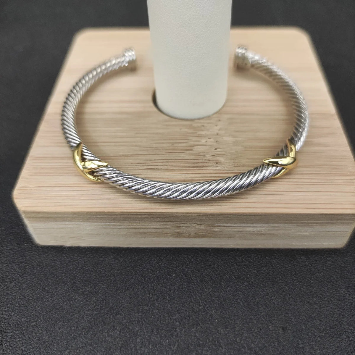 FASHIONISTA DY High-Quality Silver X Bracelet, Luxurious Unisex Gold XX Classic Bracelet, Jewelry