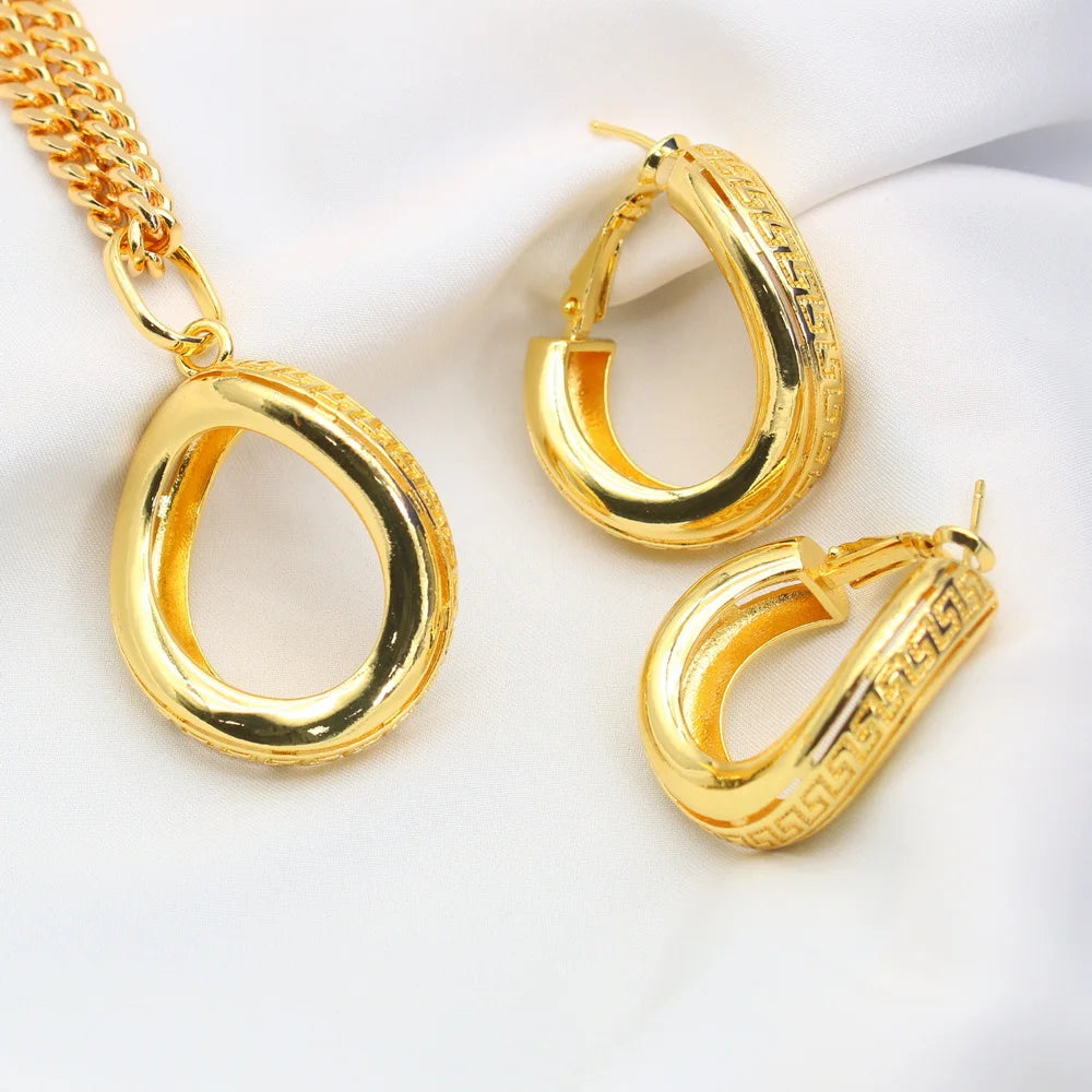 XOTICA Elegant Vintage 18K Gold Plated Copper Jewelry Set Hypoallergenic Necklace and Earrings for Weddings and Parties
