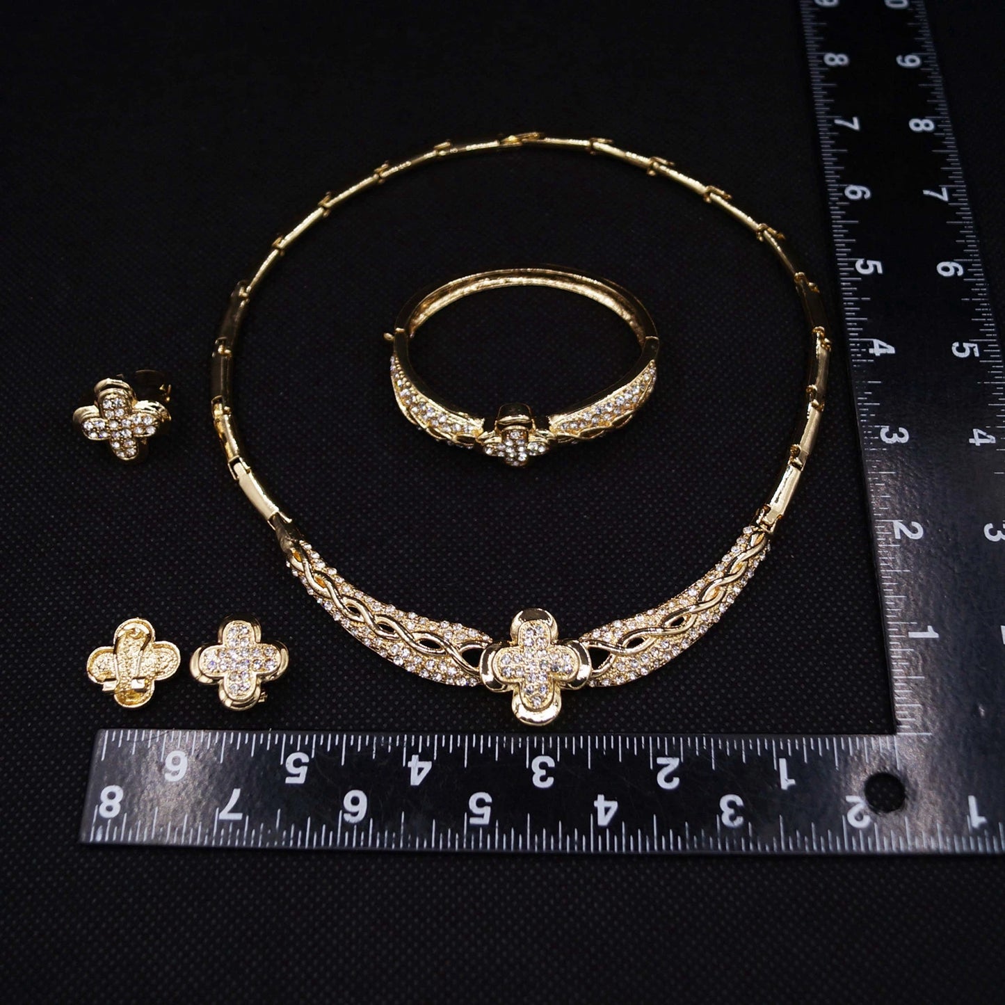 Zhuerrui Fashion Diamond-Encrusted Jewelry Four Sets of New Four-Leaf Clover Flower Shape Sweet High-Grade Fine CraftHA240503