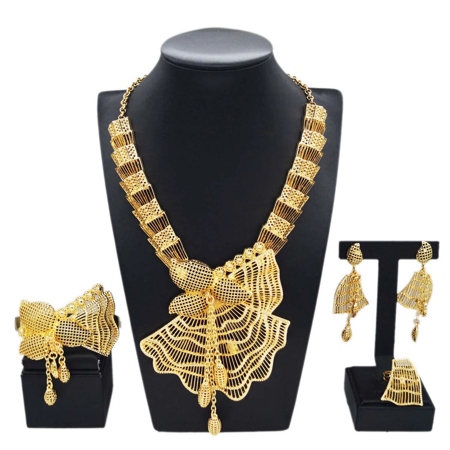 Zhuerrui Exquisite Accessories Good Jewelry Sets Fashion Silver Necklace Jewelry Set High-end Woman Costume Pendant H00745
