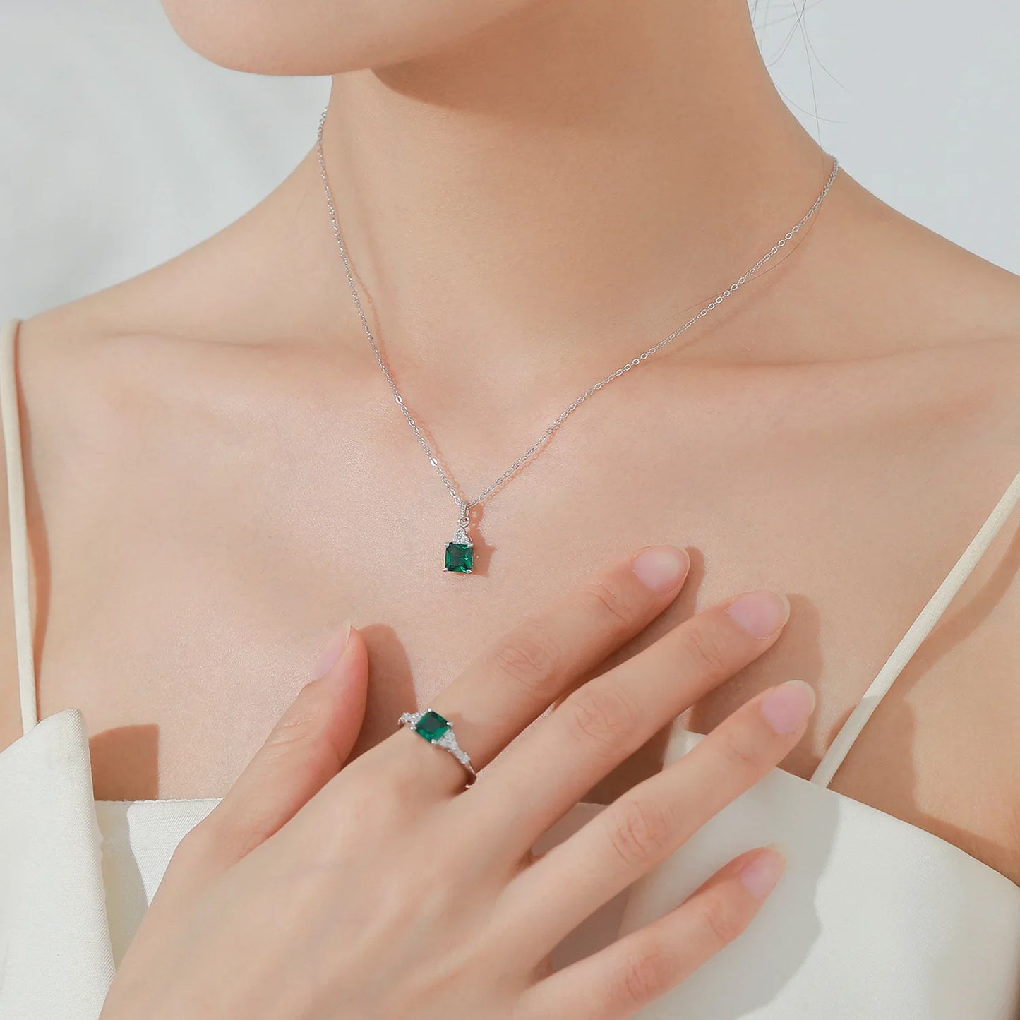 Premium 925 Sterling Silver Green Square Diamond Ring Necklace Niche Design Luxury Casual Set Gift Set
