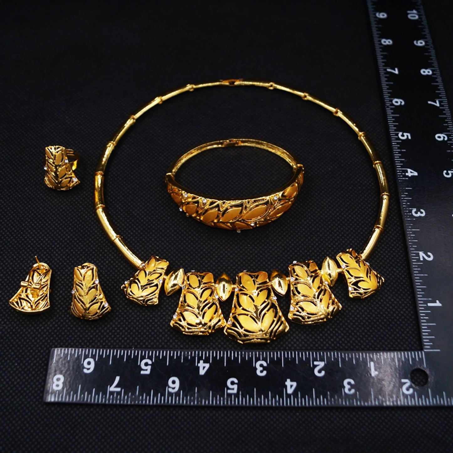 Zhuerrui Beautiful African Gold Jewelry Sets Factory Woman Necklace Jewelry Set Available Bridal Wedding Accessories HA2339014