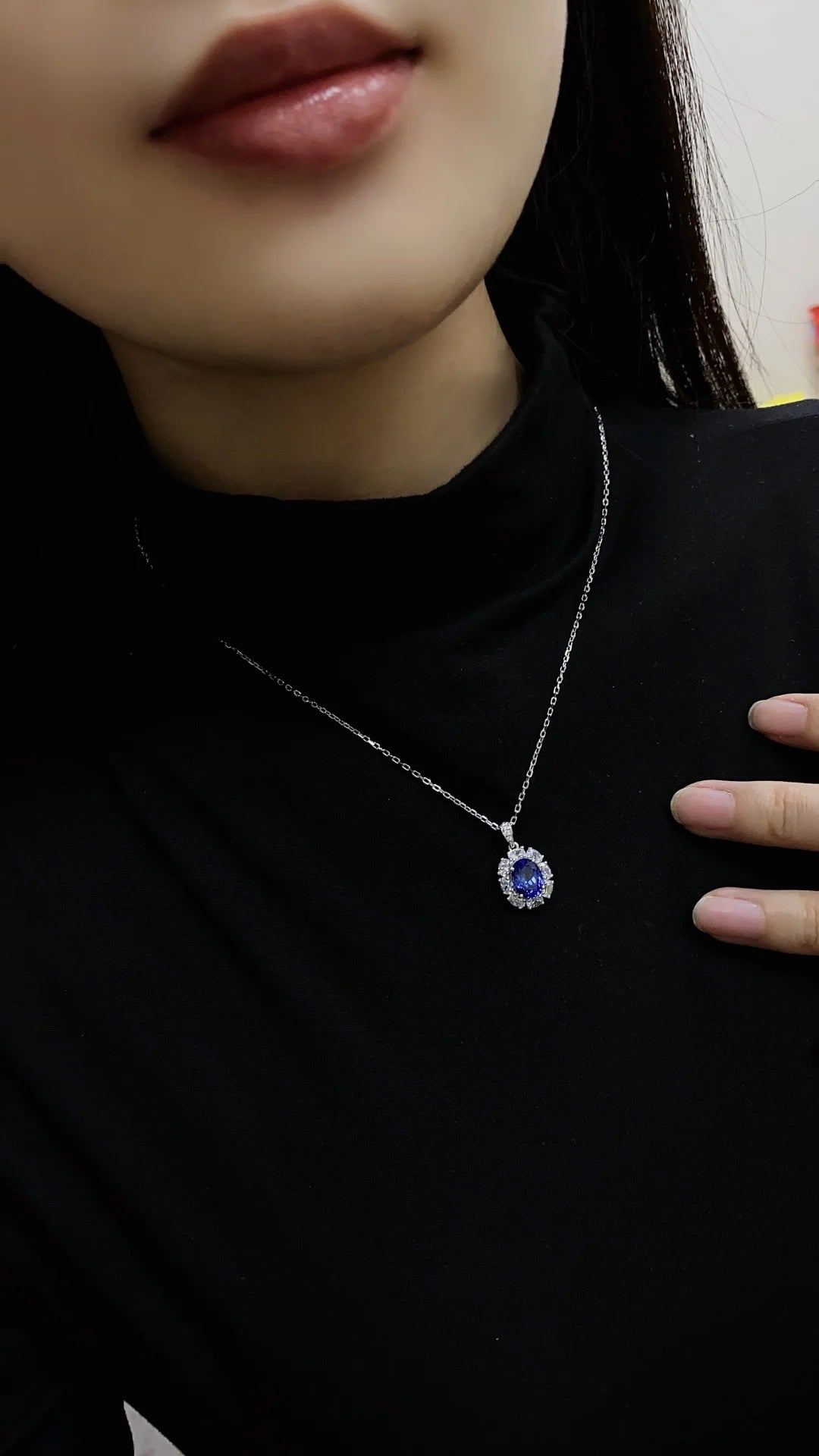 Gemfiori Anster 925 Sterling Silver High-quality Cultivated Sapphire Necklace - Suitable for Parties or As a Gift