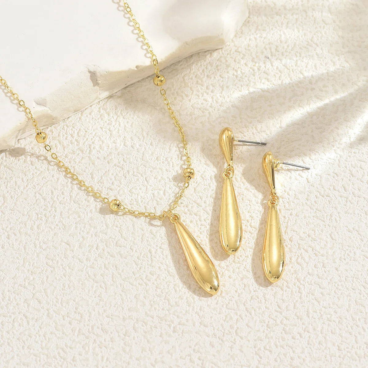 Crystal Water Drop Geometric Pendant Necklace | Gold Plated Link Chain Fashion Necklace