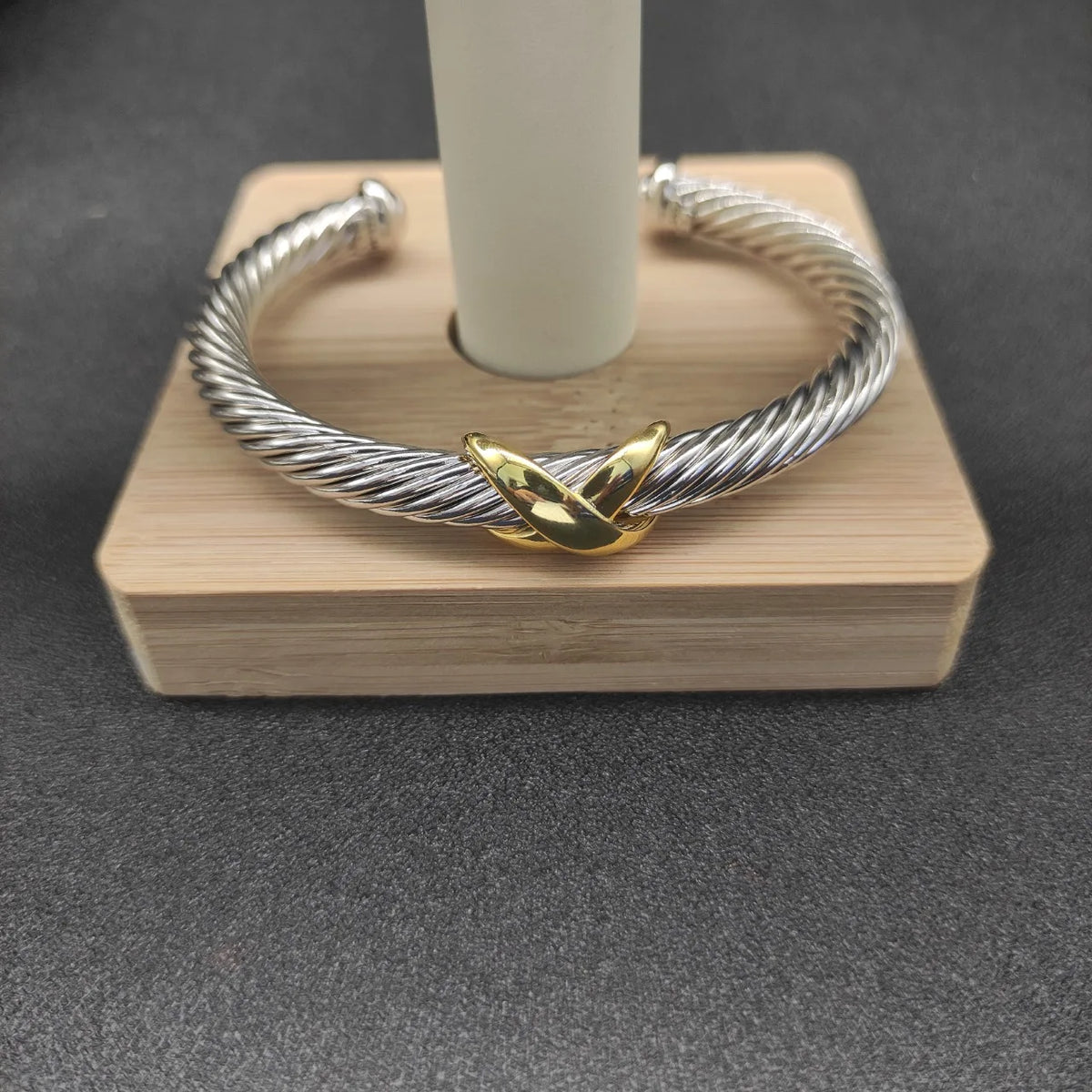 FASHIONISTA DY High-Quality Silver X Bracelet, Luxurious Unisex Gold XX Classic Bracelet, Jewelry